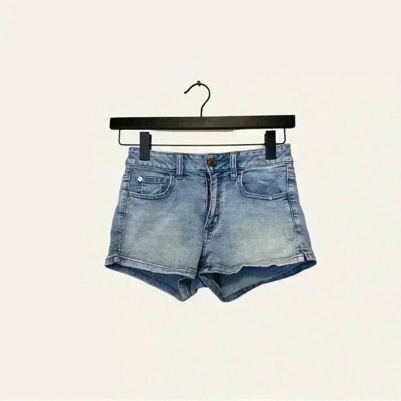 American  Eagle soft, stretchy HI-RISE SHORTIE jean shorts - Picture 1 of 7